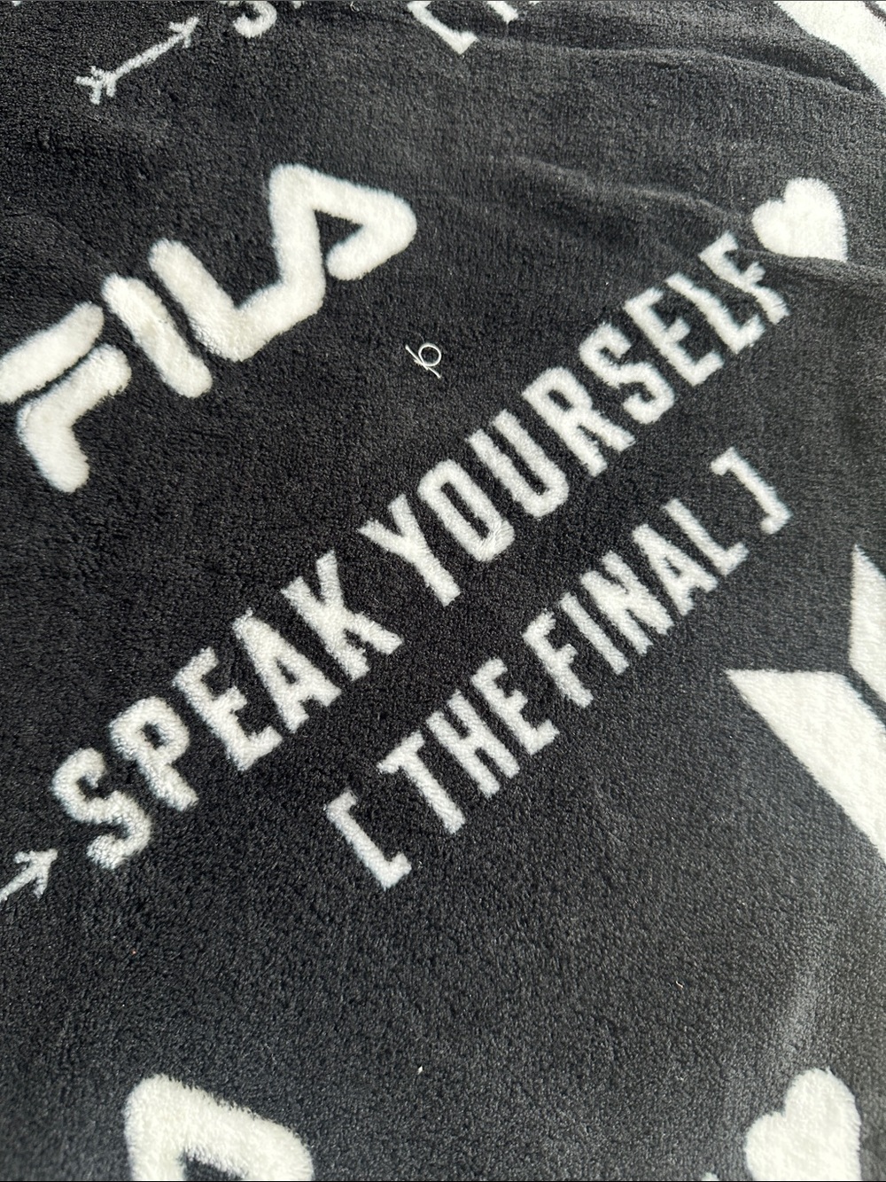 Fila Black and White BTS 'Speak Yourself' Graphic Throw - Picture 4 of 7